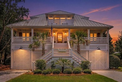Welcome to your own Sullivan's Island retreat, where timeless - photo 1