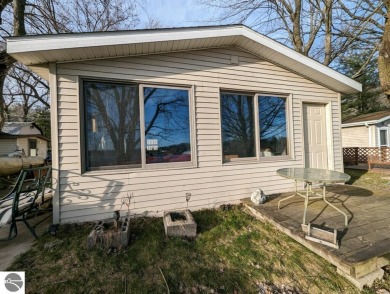 Henderson Lake Home For Sale in Lupton Michigan