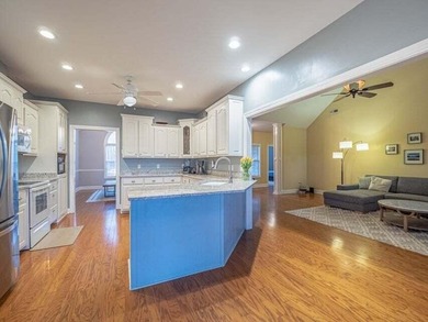 Welcome to this beautiful 4 bedroom brick home with overlooking - photo 13