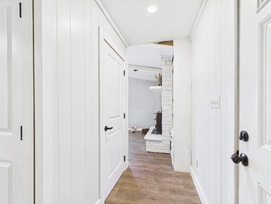 Recently remodeled 2 or 3-bedroom, 2-bath home situated on 0.33 - photo 15