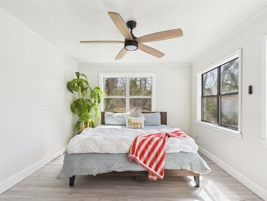 Recently remodeled 2 or 3-bedroom, 2-bath home situated on 0.33 - photo 17