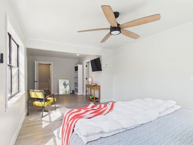 Recently remodeled 2 or 3-bedroom, 2-bath home situated on 0.33 - photo 18