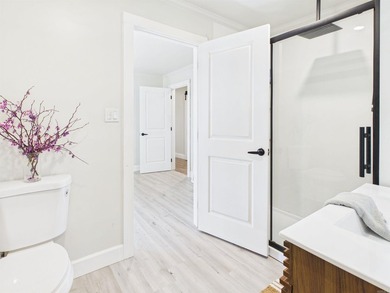 Recently remodeled 2 or 3-bedroom, 2-bath home situated on 0.33 - photo 20
