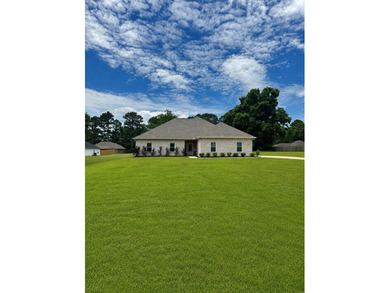 Spacious and beautifully appointed 4-bedroom, 2.5-bath home in - photo 27