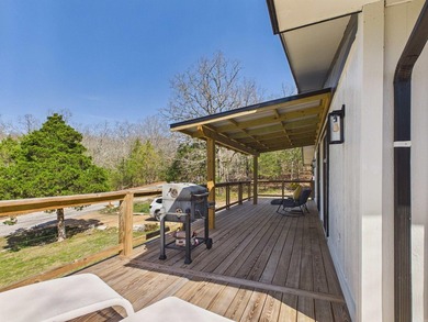 Recently remodeled 2 or 3-bedroom, 2-bath home situated on 0.33 - photo 29