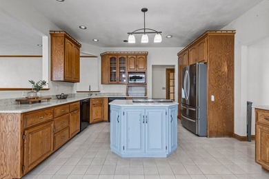 Experience luxury lakefront living on the shores of Lake - photo 29