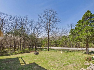 Recently remodeled 2 or 3-bedroom, 2-bath home situated on 0.33 - photo 35