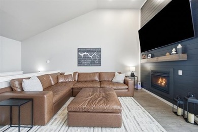 BEAUTIFULLY RENOVATED: Spectacular Lake Hudson views await in - photo 8