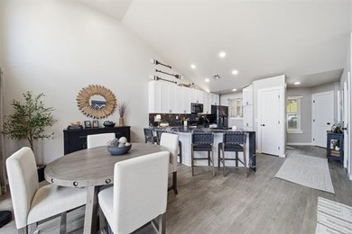 BEAUTIFULLY RENOVATED: Spectacular Lake Hudson views await in - photo 10