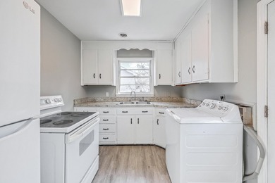 Welcome home to this charming 3-bedroom, 1-bath residence - photo 9