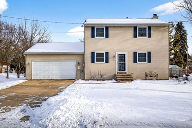 Lake Winnebago Home Sale Pending in Neenah Wisconsin