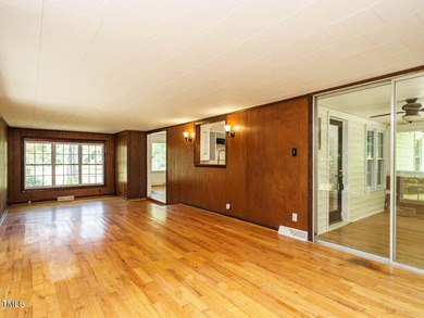 Discover this charming 2-bedroom, 1-bathroom single-family - photo 14