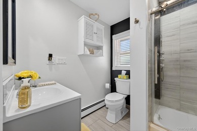 Beautifully renovated inside and out!! Welcome to 105 N Hamilton - photo 16