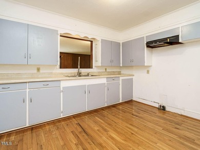 Discover this charming 2-bedroom, 1-bathroom single-family - photo 17