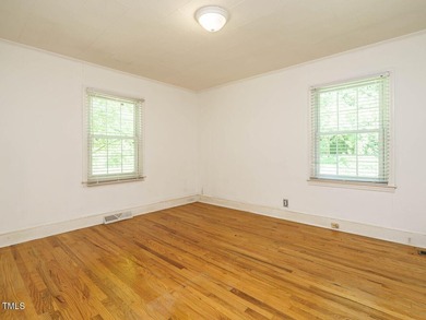 Discover this charming 2-bedroom, 1-bathroom single-family - photo 23