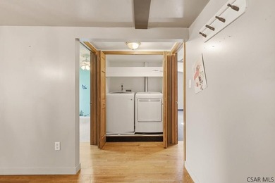 Welcome to 725 Wayne Street, a stunning and meticulously - photo 31