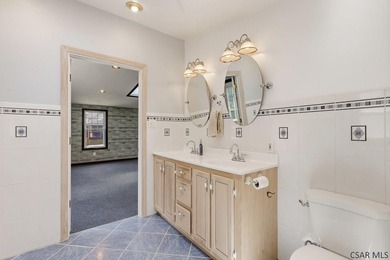 Welcome to 725 Wayne Street, a stunning and meticulously - photo 40