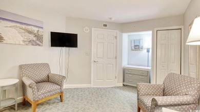 This beautiful and well maintained 1-bedroom 1-bath second floor - photo 8