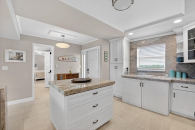 Experience luxury waterfront living in the desirable Hillsboro - photo 8