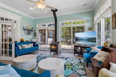 Experience luxury waterfront living in this stunning oasis - photo 12