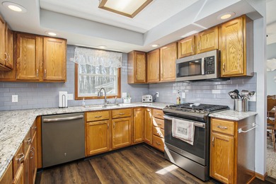 *Coldwater Lake-Shawnee Shoals* This amazing 3 bedroom and 2.5 - photo 13
