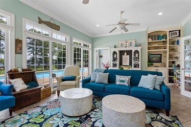 Experience luxury waterfront living in this stunning oasis - photo 13
