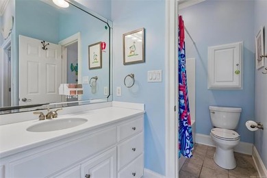 Experience luxury waterfront living in this stunning oasis - photo 19