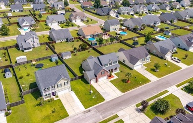 Welcome home to 2021 Triple Crown Lane in Bridlewood Farms! This - photo 4