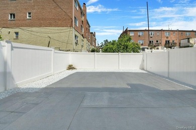 Tucked behind a custom wrought-iron gate, your own private oasis - photo 26