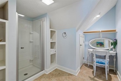 Experience luxury waterfront living in this stunning oasis - photo 29