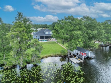 Lake Home Sale Pending in Oviedo, Florida