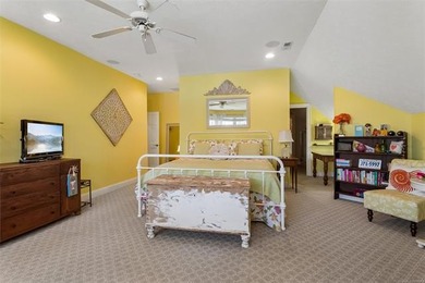 Experience luxury waterfront living in this stunning oasis - photo 31