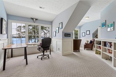 Experience luxury waterfront living in this stunning oasis - photo 36