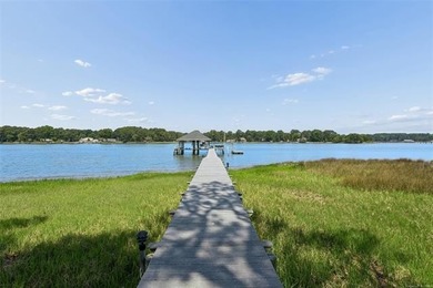 Experience luxury waterfront living in this stunning oasis - photo 43