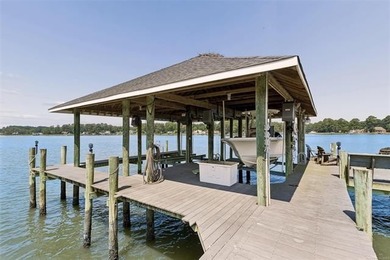 Experience luxury waterfront living in this stunning oasis - photo 45