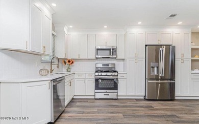 Welcome to Surrey Downs, a desirable 55+ adult community - photo 4