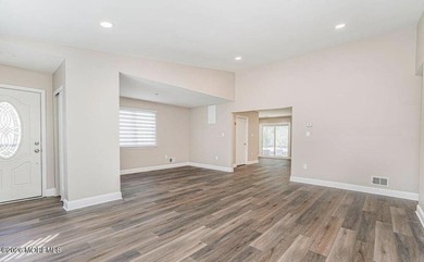 Welcome to Surrey Downs, a desirable 55+ adult community - photo 8
