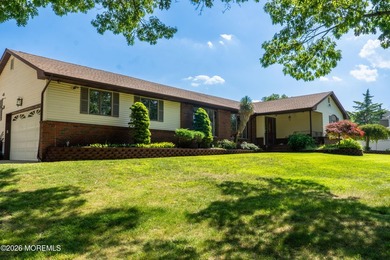 This one-of-a-kind custom ranch is a contractor's, car - photo 4