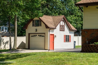 This one-of-a-kind custom ranch is a contractor's, car - photo 10
