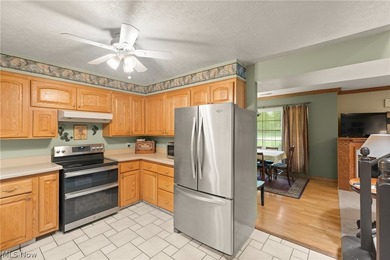 Wonderful Cape Cod home in the heart of Bay Village offers - photo 12