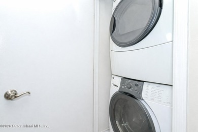 Welcome to 105 Tompkins Circle, a beautifully maintained - photo 17