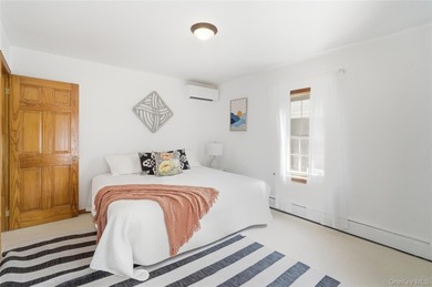 Location, Location! Turn-Key Gem Near Bowne Park Beautifully - photo 18