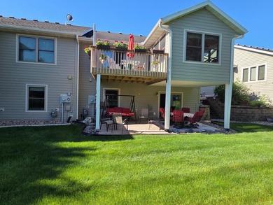 Gorgeous townhome with covered front porch and new deck (2025) - photo 18