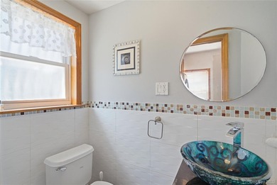 Location, Location! Turn-Key Gem Near Bowne Park Beautifully - photo 22