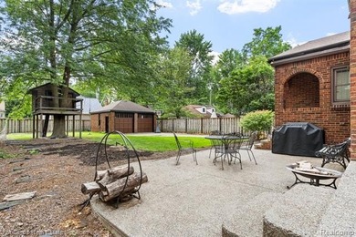 Welcome home to this timeless brick Tudor in the heart of Grosse - photo 23