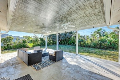 Beautifully updated home situated on a spacious lot in a - photo 4