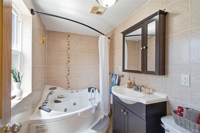 Location, Location! Turn-Key Gem Near Bowne Park Beautifully - photo 25