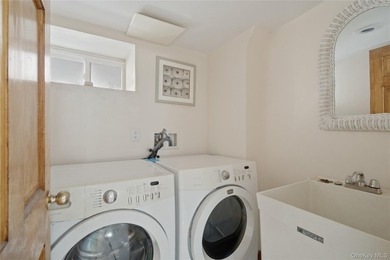 Location, Location! Turn-Key Gem Near Bowne Park Beautifully - photo 26