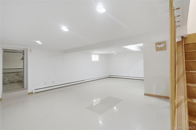 Location, Location! Turn-Key Gem Near Bowne Park Beautifully - photo 27