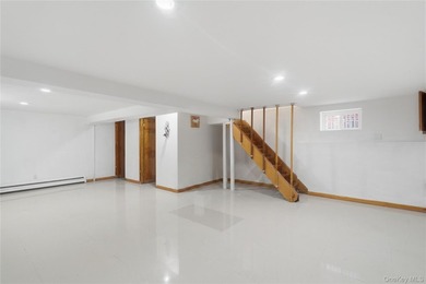 Location, Location! Turn-Key Gem Near Bowne Park Beautifully - photo 28